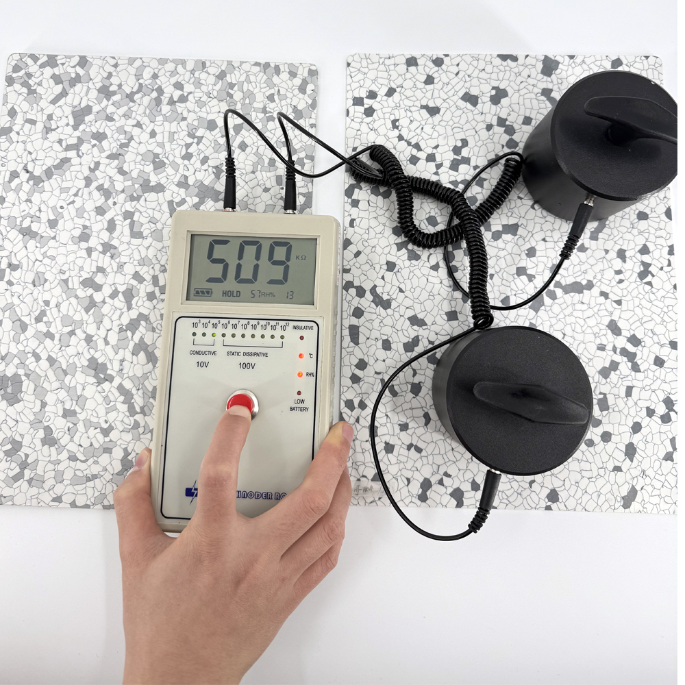 Antistatic Conductive PVC Flooring Mat Vinyl Flooring Indoor Tile Anti-static PVC Floor ESD Tiles